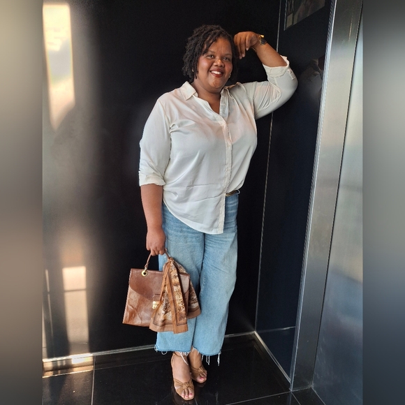 Meet your Posher, Jerrylyn - Picture 5 of 5